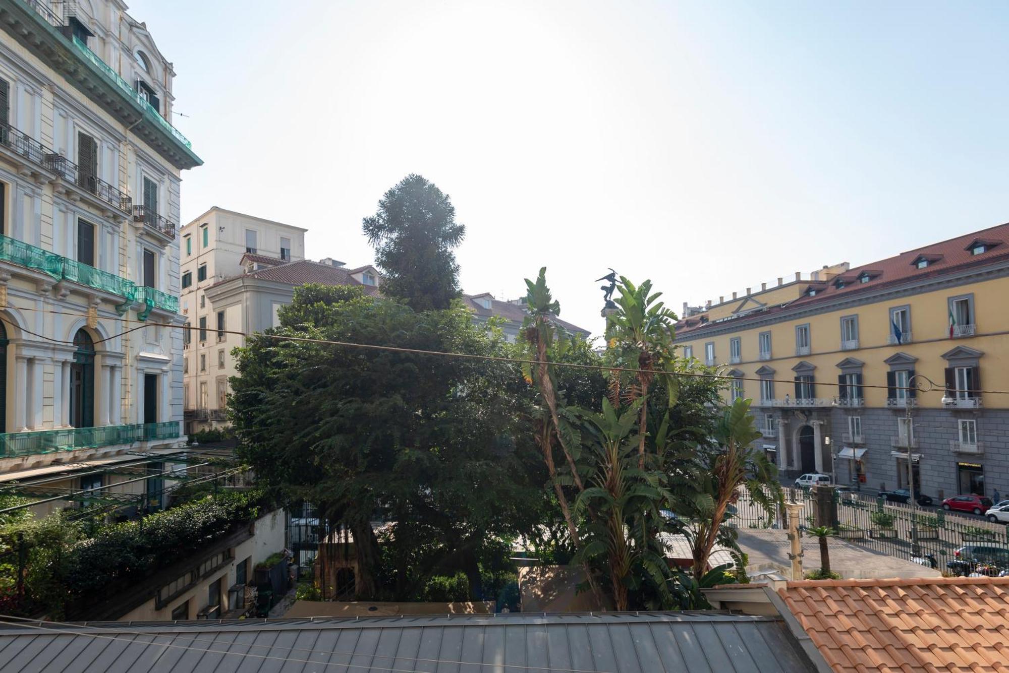 Well Suites - Piazza Dei Martiri Neapol Exteriér fotografie