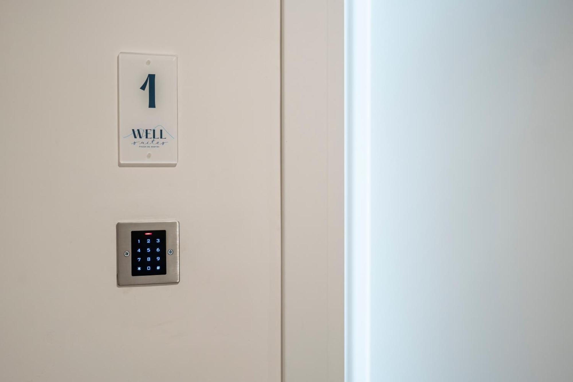Well Suites - Piazza Dei Martiri Neapol Exteriér fotografie